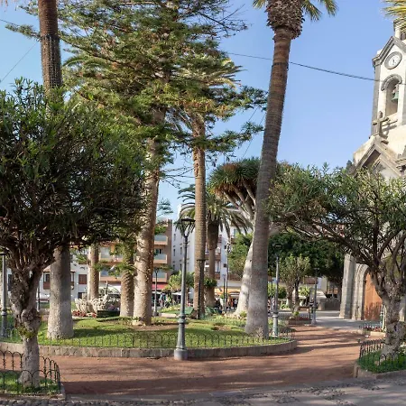 Central Near Martianez Beach With Balcony Appartement