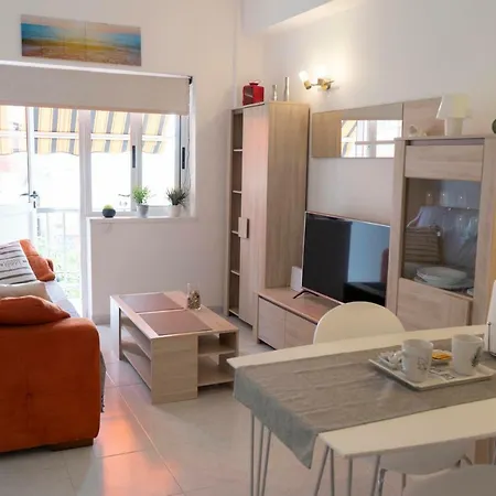 Central Near Martianez Beach With Balcony 아파트